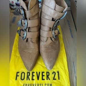 Forever 21 Brown Multi-Buckle Ankle Suede material Boots - NWT - no box - Size 6